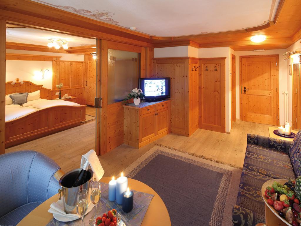 Hotel Gran Paradiso San Cassiano  Room photo